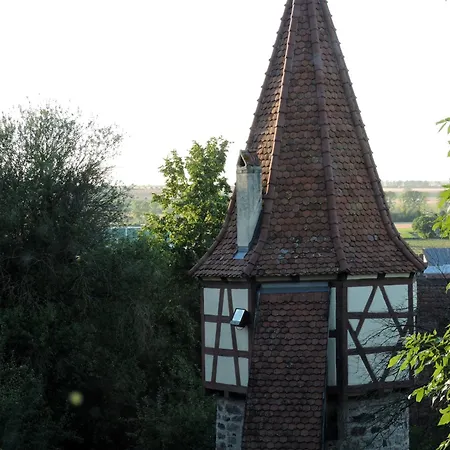 Апартаменты Turmstueble Im Torhaus Von 1545 Burgbernheim Экстерьер фото